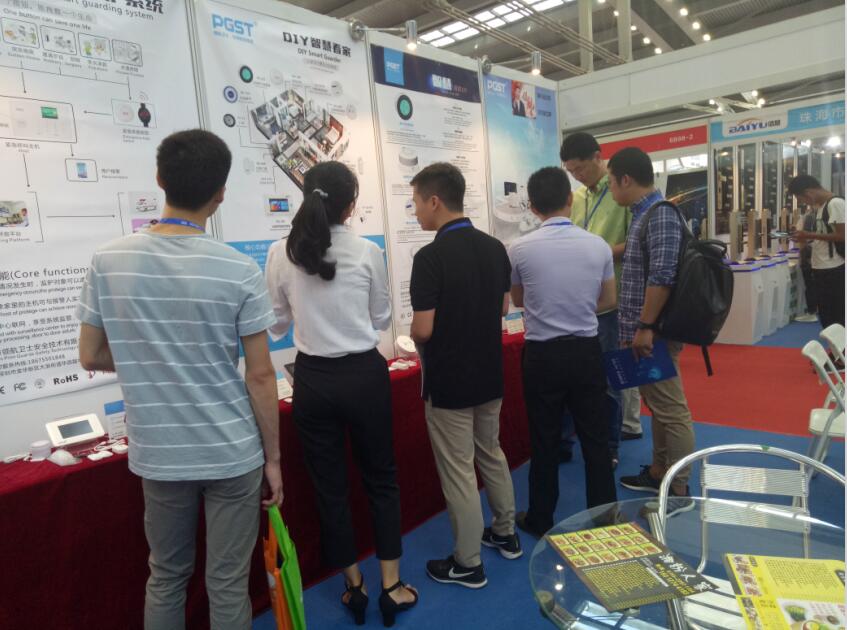 引領(lǐng)安防,創(chuàng)平安生活,深圳領(lǐng)航集團(tuán)亮相2018年深圳物聯(lián)網(wǎng)展 引領(lǐng)安防,創(chuàng)平安生活,深圳領(lǐng)航集團(tuán)亮相2018年深圳物聯(lián)網(wǎng)展