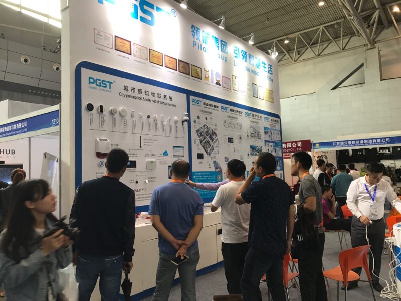 領(lǐng)航集團強勢登陸2017中國-亞歐安防博覽會