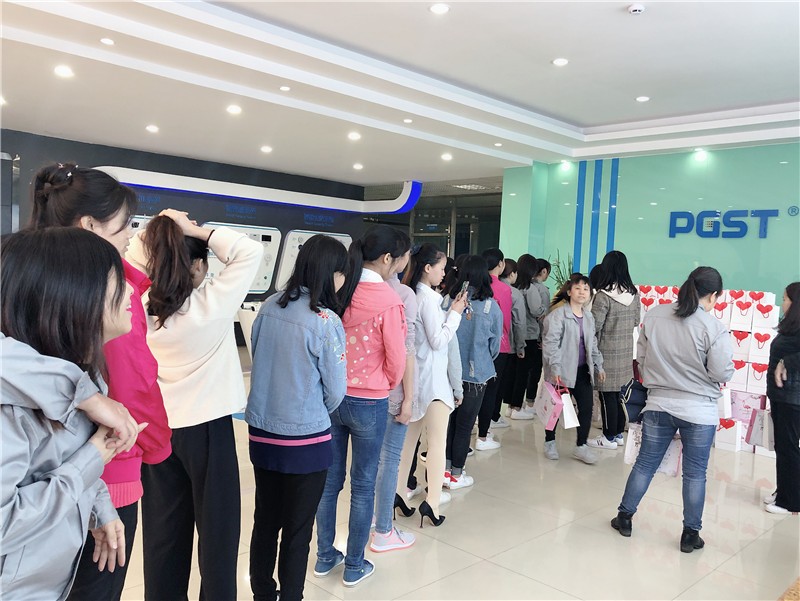 三八婦女節(jié)，領(lǐng)航集團為全體女員工發(fā)放溫馨福利