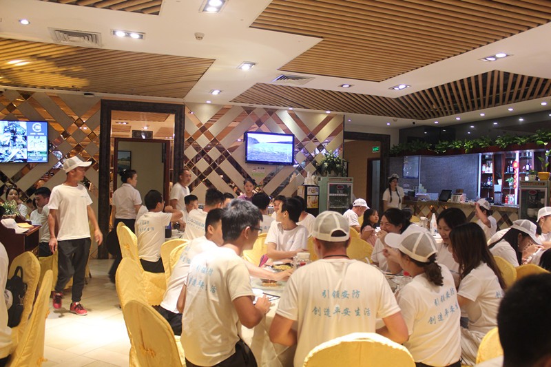 年領(lǐng)航集團(tuán)南澳西沖歡樂之旅！